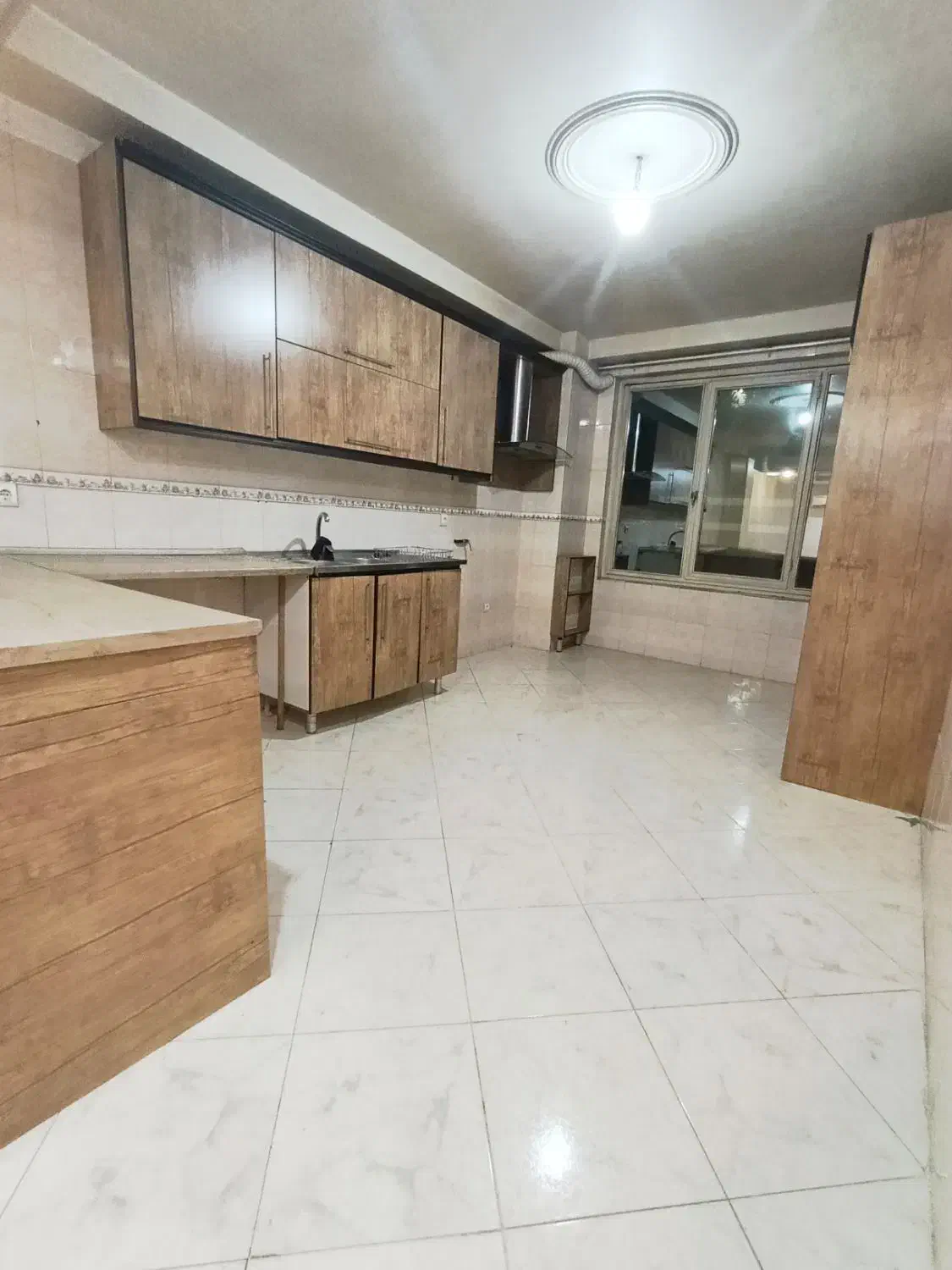 آپارتمان ۹۰مترتکواحدی پارکینگ انباری بالکن|اجارهٔ آپارتمان|تهران, منیریه|دیوار