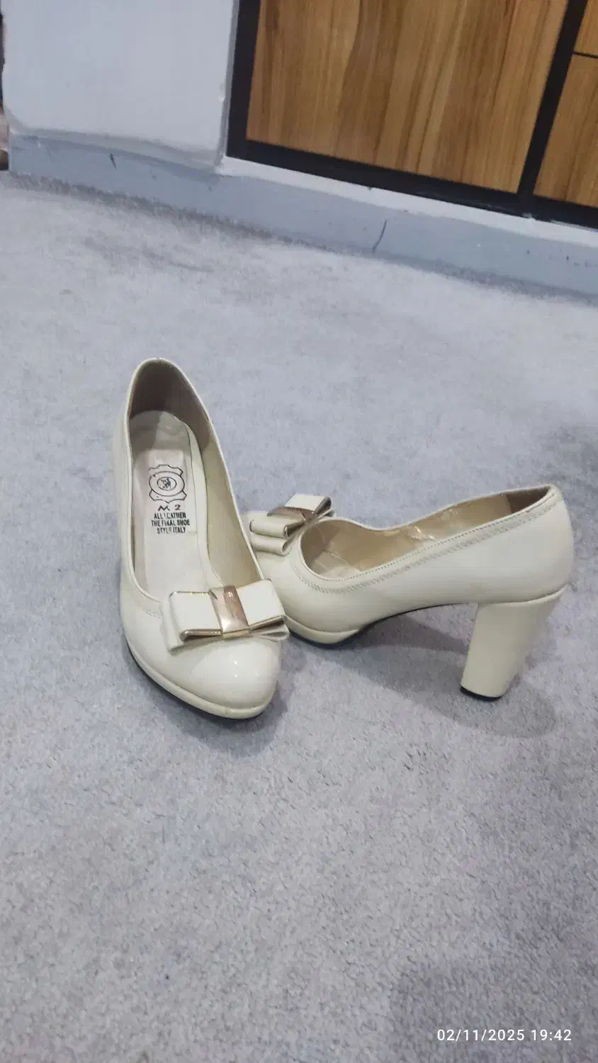 کفش مجلسی|کیف، کفش، کمربند|شوشتر, |دیوار