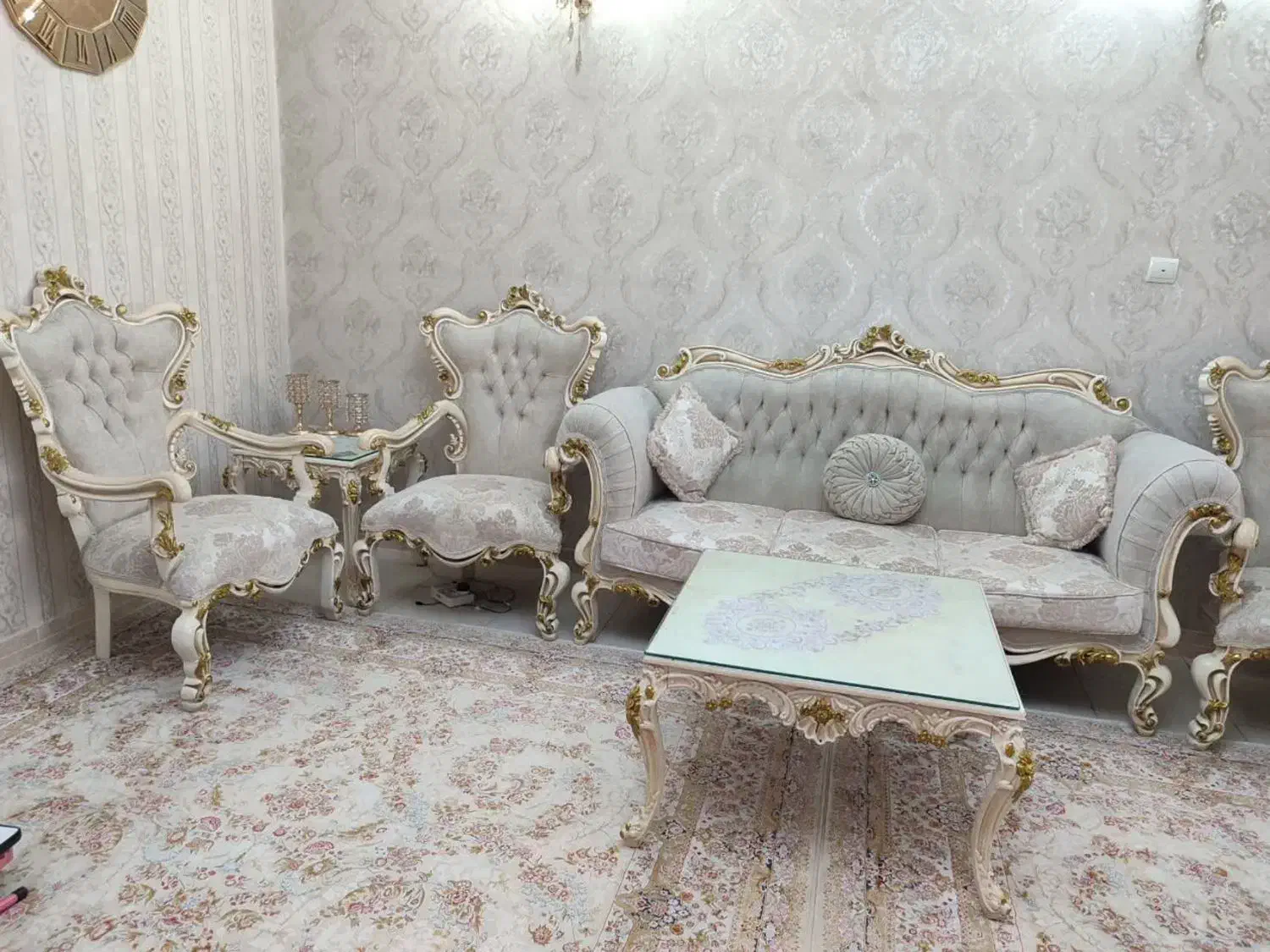 مبل کلاسیک سلطنتی ۷ نفره|مبلمان خانگی و میز عسلی|تهران, دولتخواه جنوبی|دیوار