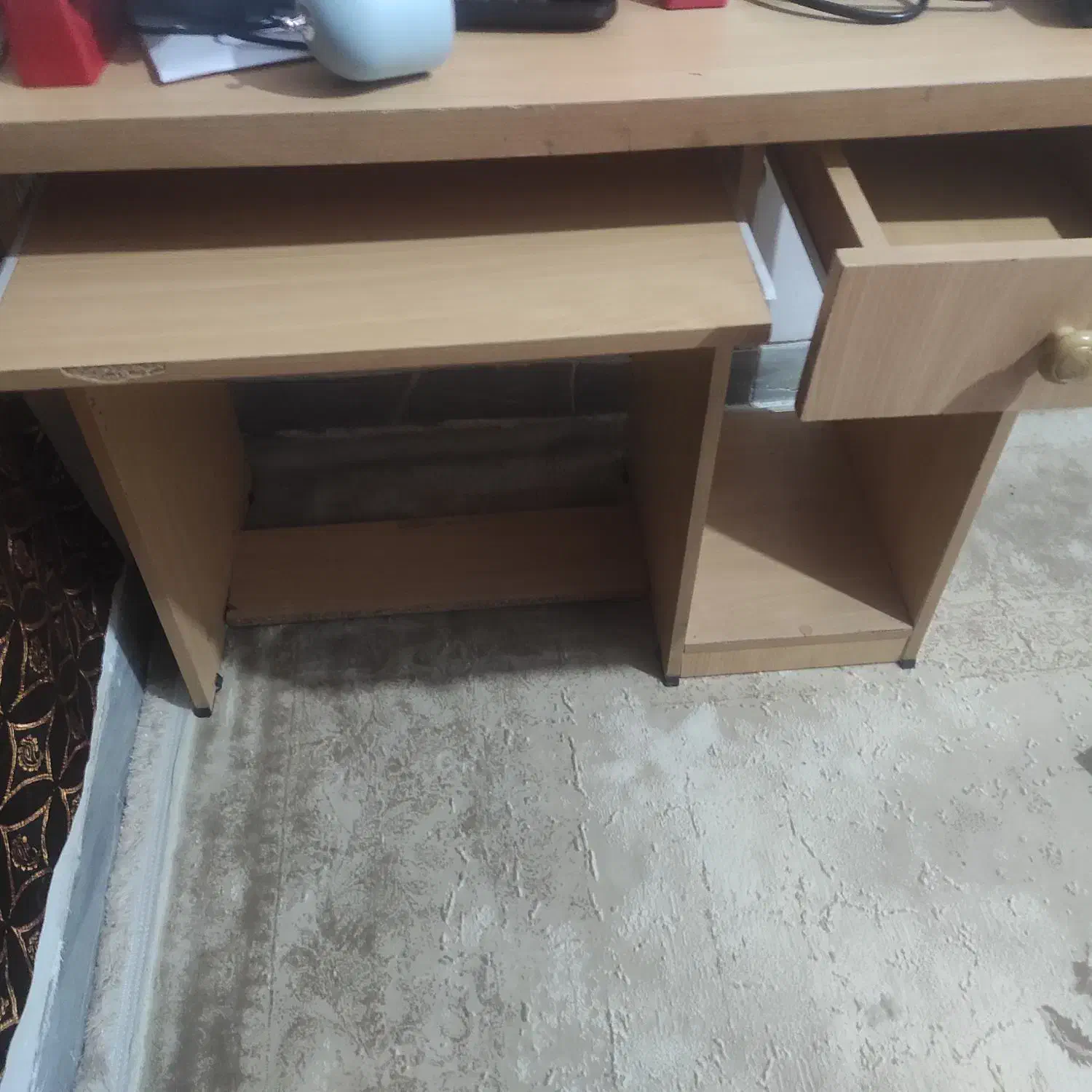 میز تحریر و کامپیوتر|میز تحریر و کامپیوتر|شیراز, رازی|دیوار