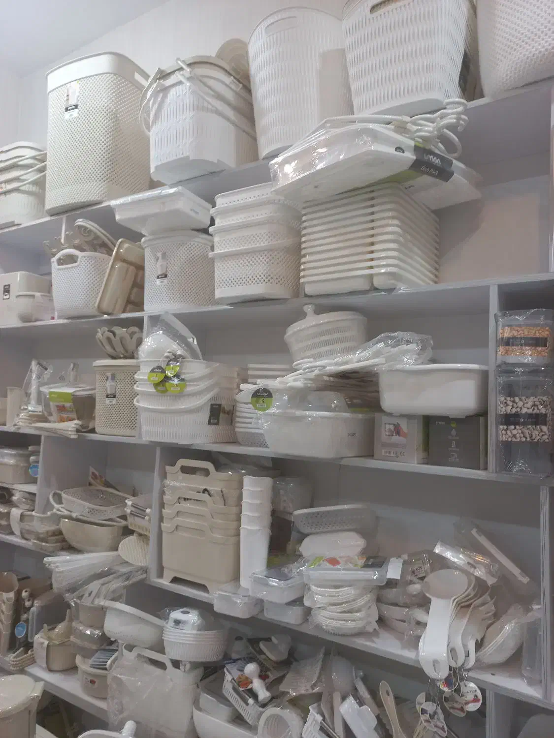 ظروف پلاستیکی|ظروف نگهدارنده، پلاستیکی، یک‌بارمصرف|نائین, |دیوار