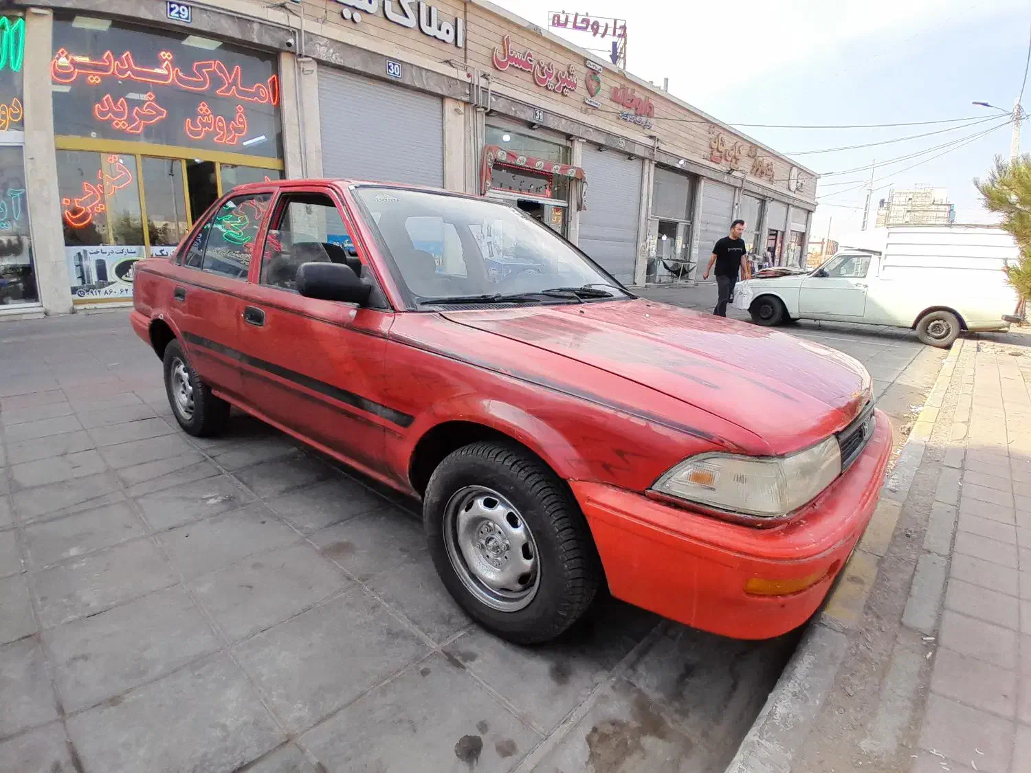 تویوتا کرولا وحشی|خودرو سواری و وانت|پرند, فاز ۵|دیوار