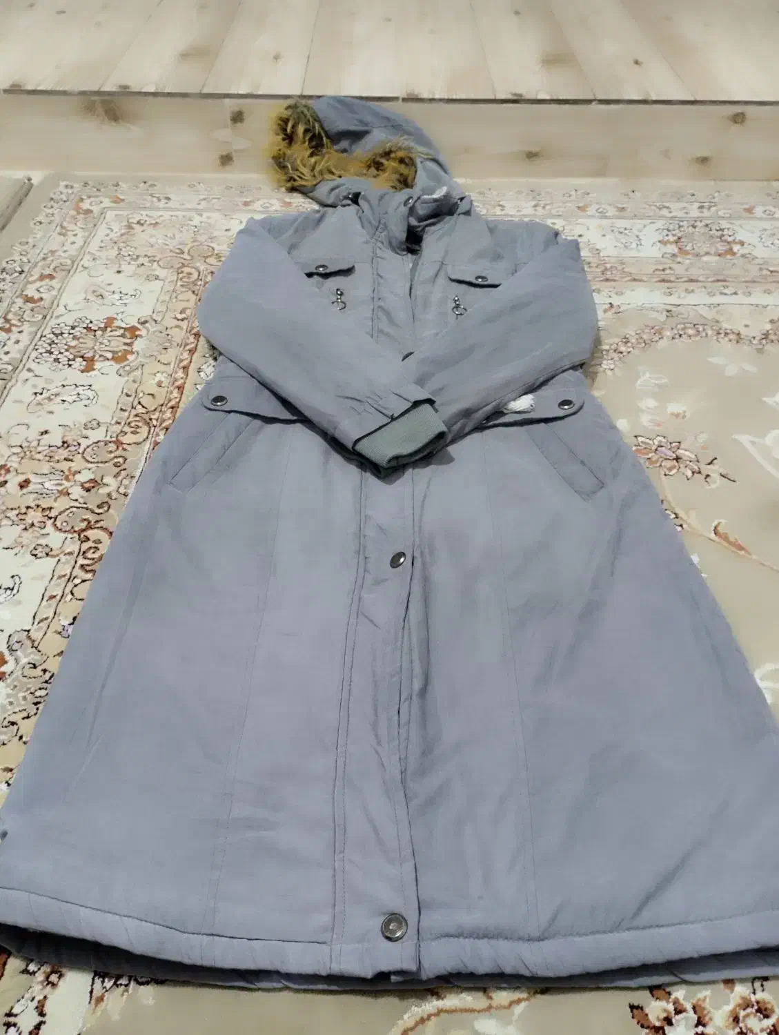 کت طوسی|لباس|سنندج, |دیوار