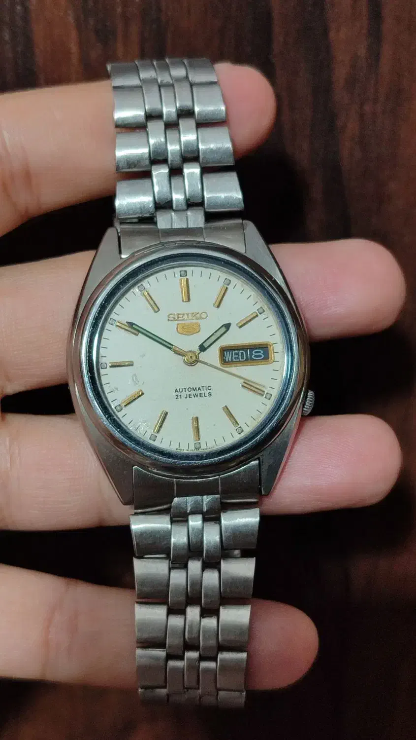 ساعت سیکو5|ساعت|شیراز, میانرود|دیوار