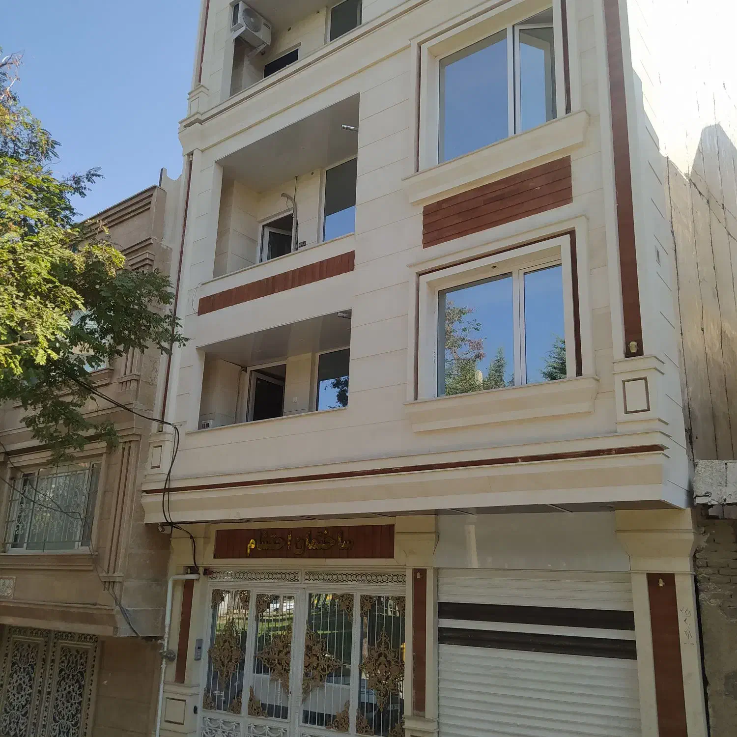 آپارتمان تختی بهترین نقطه شهر زیر چغا با ۴۵۰وام|فروش آپارتمان|بروجرد, |دیوار