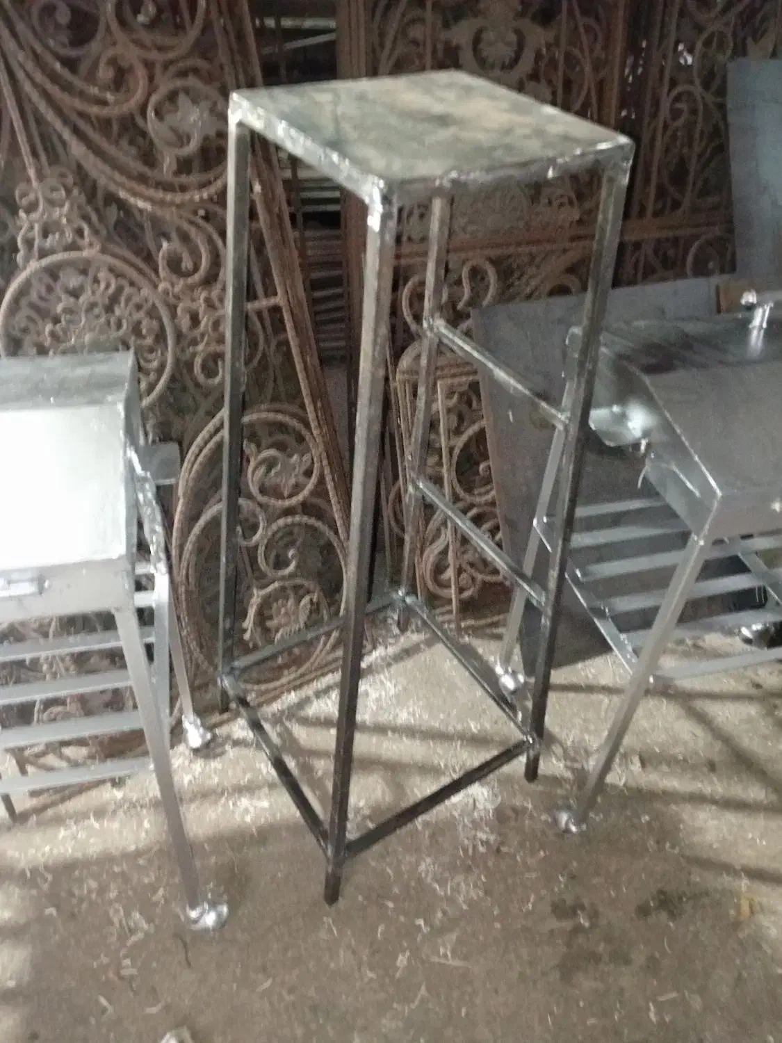 چهارپایه منقل|آب‌چکان و نظم‌دهنده ظروف|ایذه, |دیوار