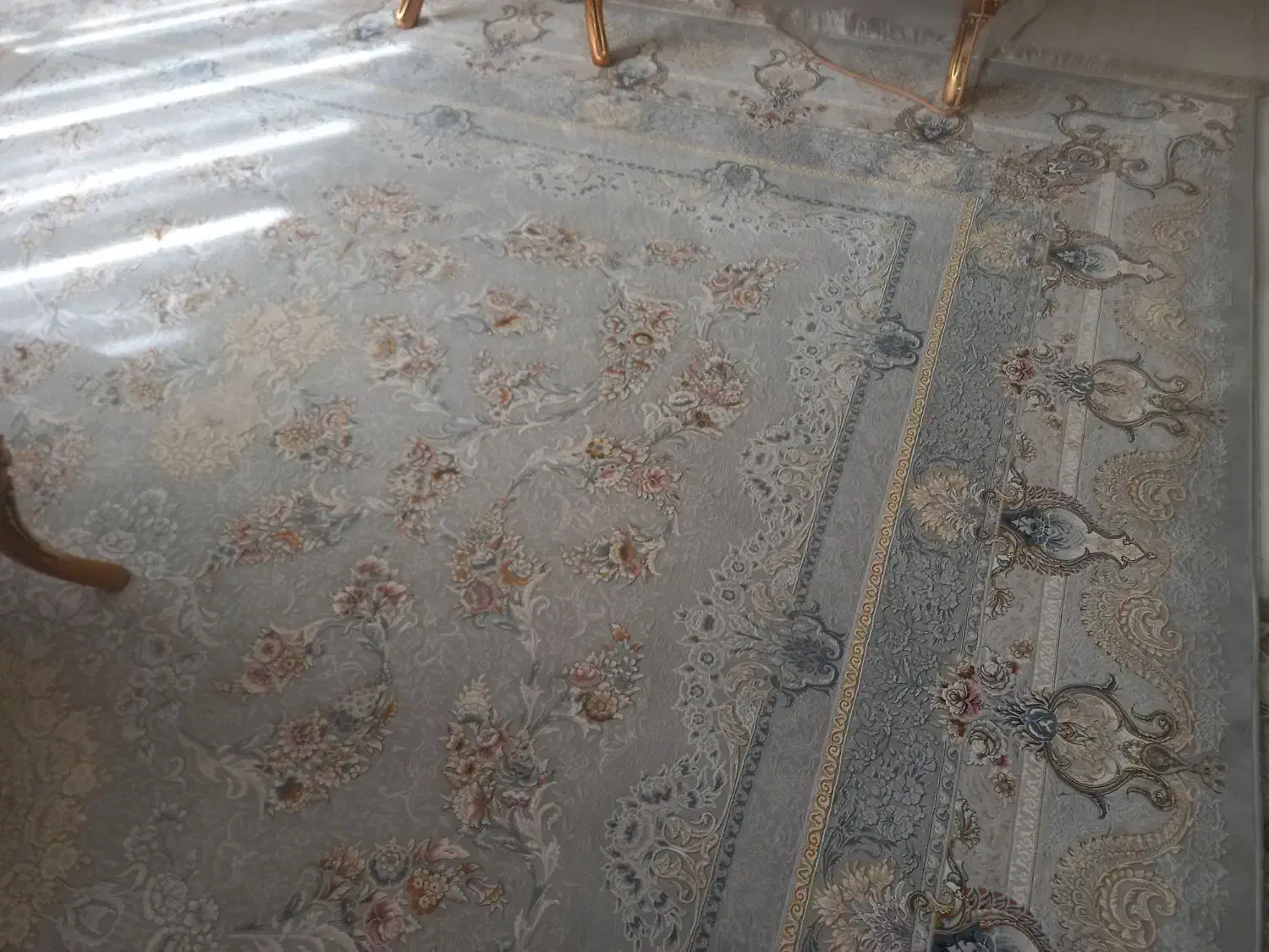 تعدادی فرش یک مدل ۱۵۰۰شانه شبک|فرش|برخوار, |دیوار