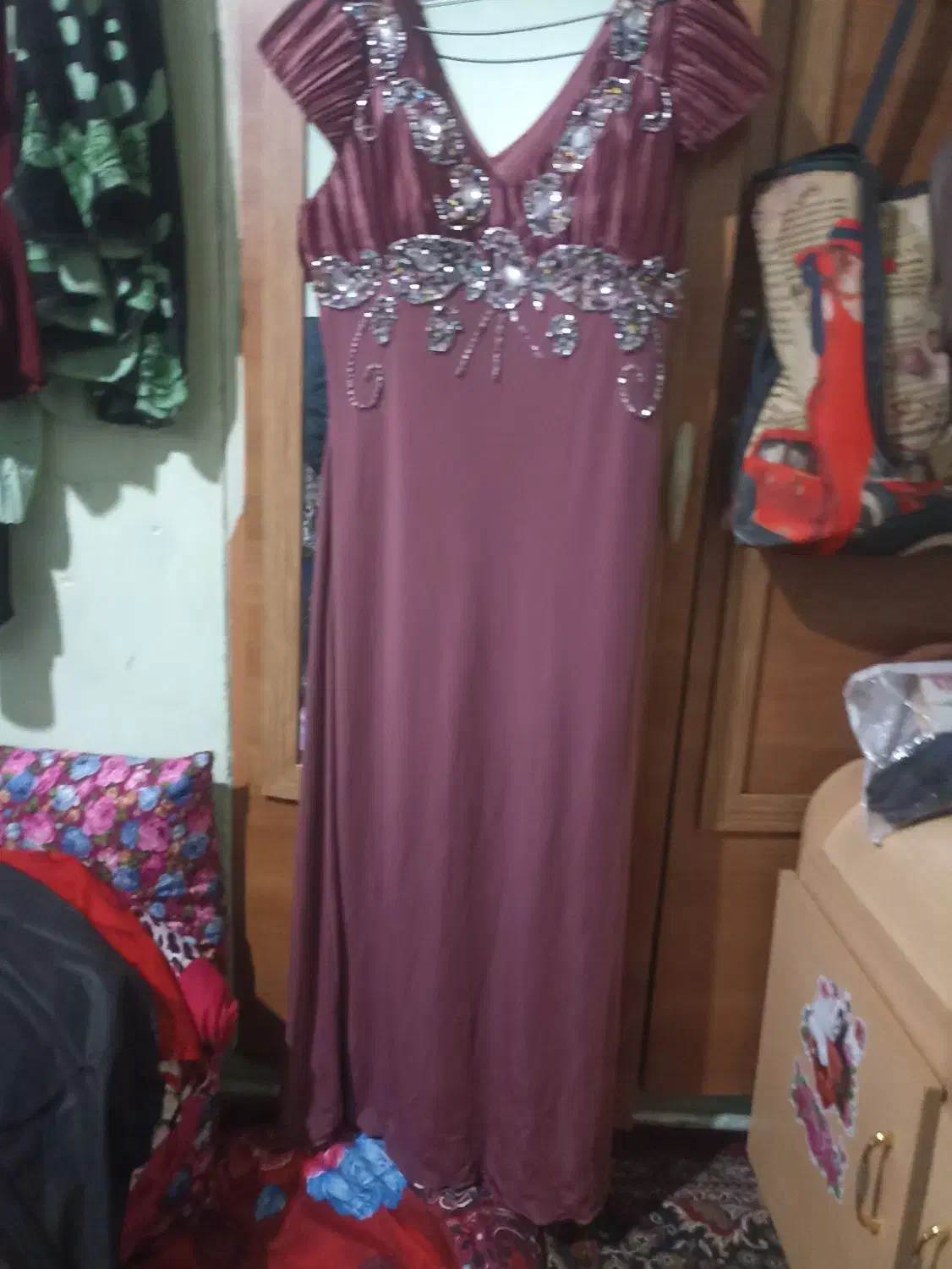 درحدنو|لباس|خوی, |دیوار