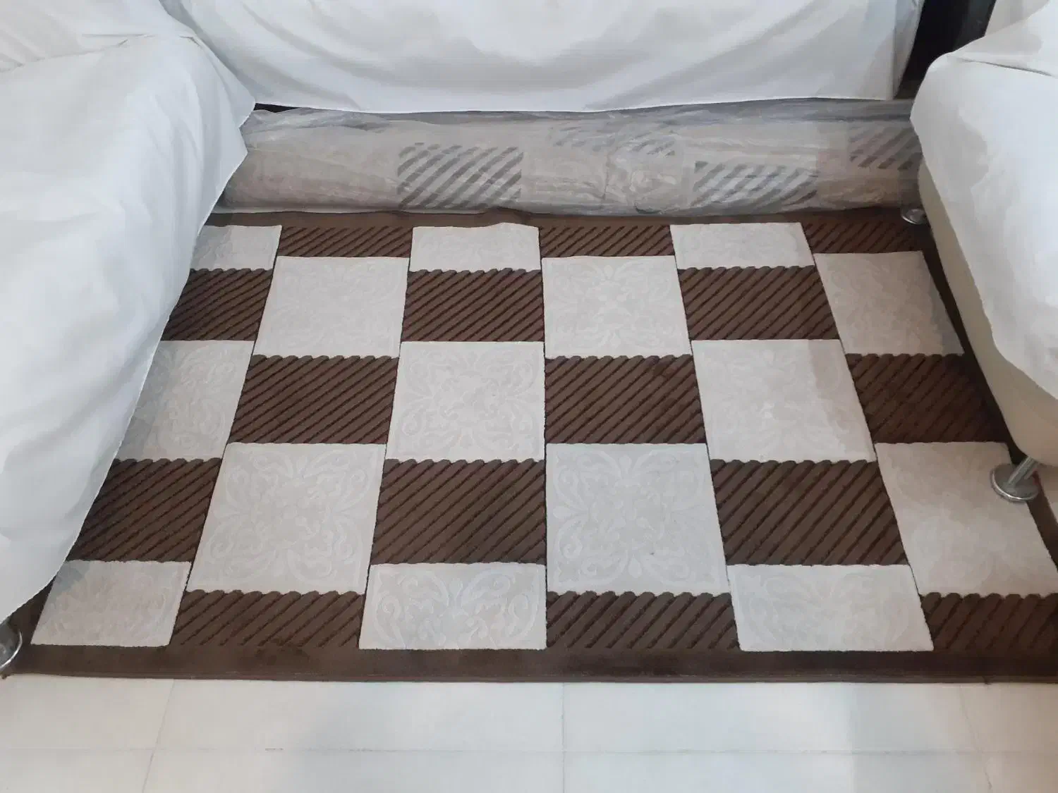 فرش ماشینی با طرح هندسی|فرش|پرند, فاز ۴|دیوار