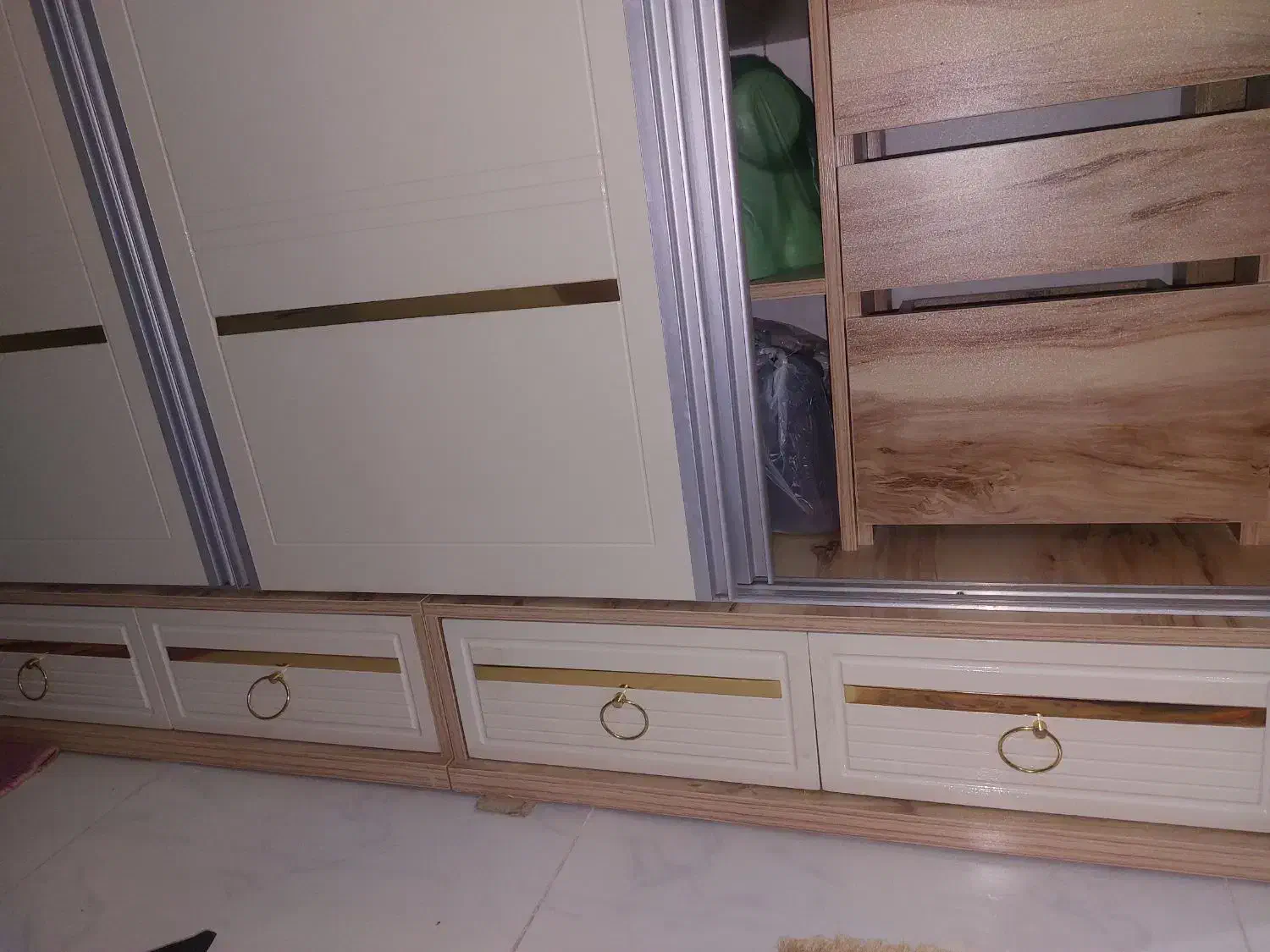 کمد|جاکفشی، کمد، دراور|محمدیه-قزوین, |دیوار