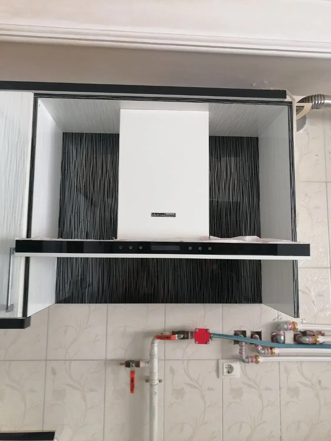 هود درسا|هود|تبریز, |دیوار