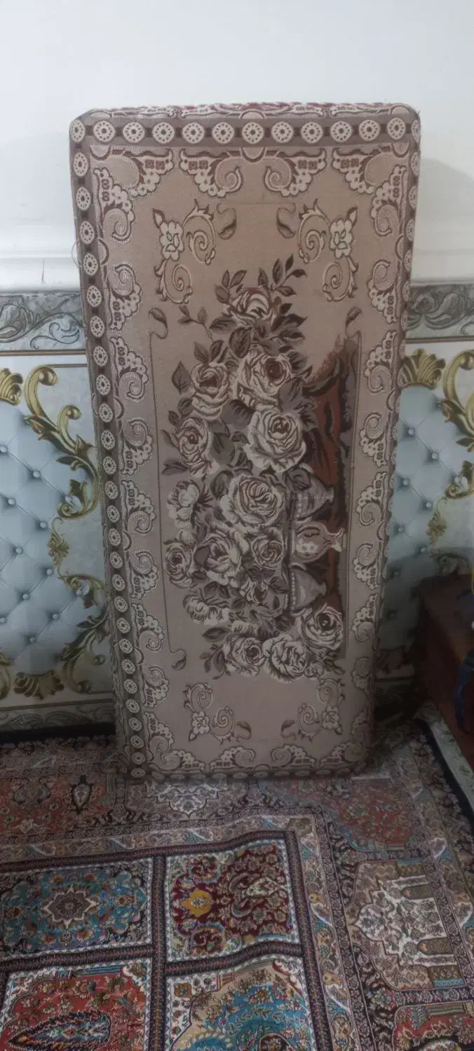 چهار عدد پشتی|پشتی|اهواز, کمپلو جنوبی|دیوار