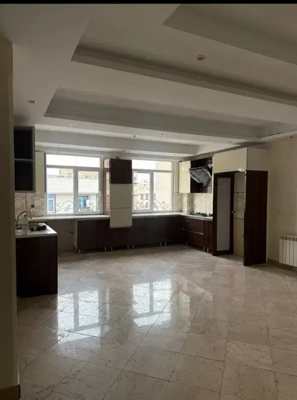 واحد ۱۰۰ متری / دو خواب / سه ساله