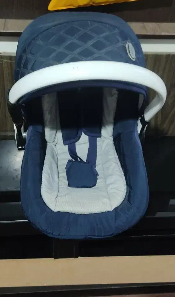 کریر کودک در حد نو|اسباب و اثاث بچه|کبودرآهنگ, |دیوار