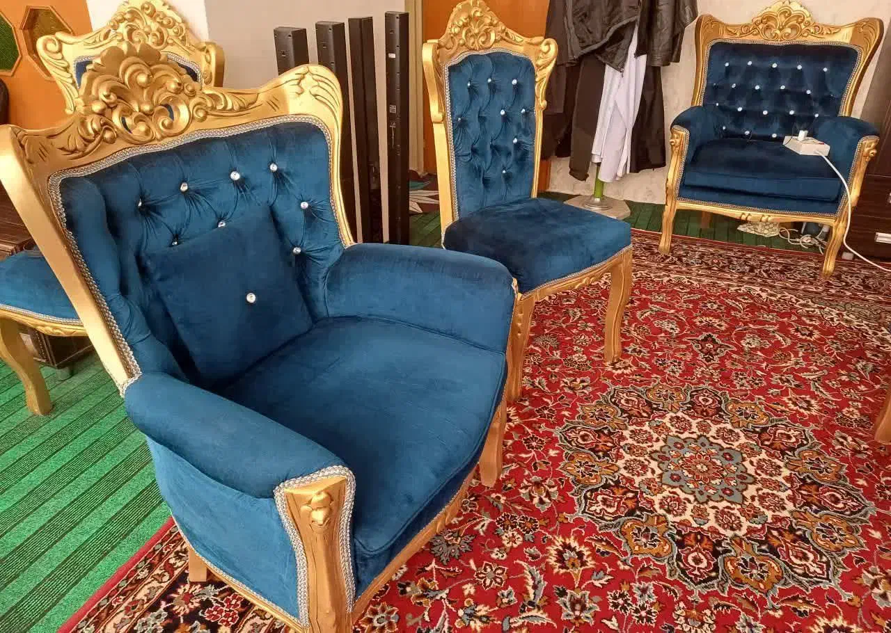 دو دست مبل|مبلمان خانگی و میز عسلی|مشهد, سرافرازان|دیوار