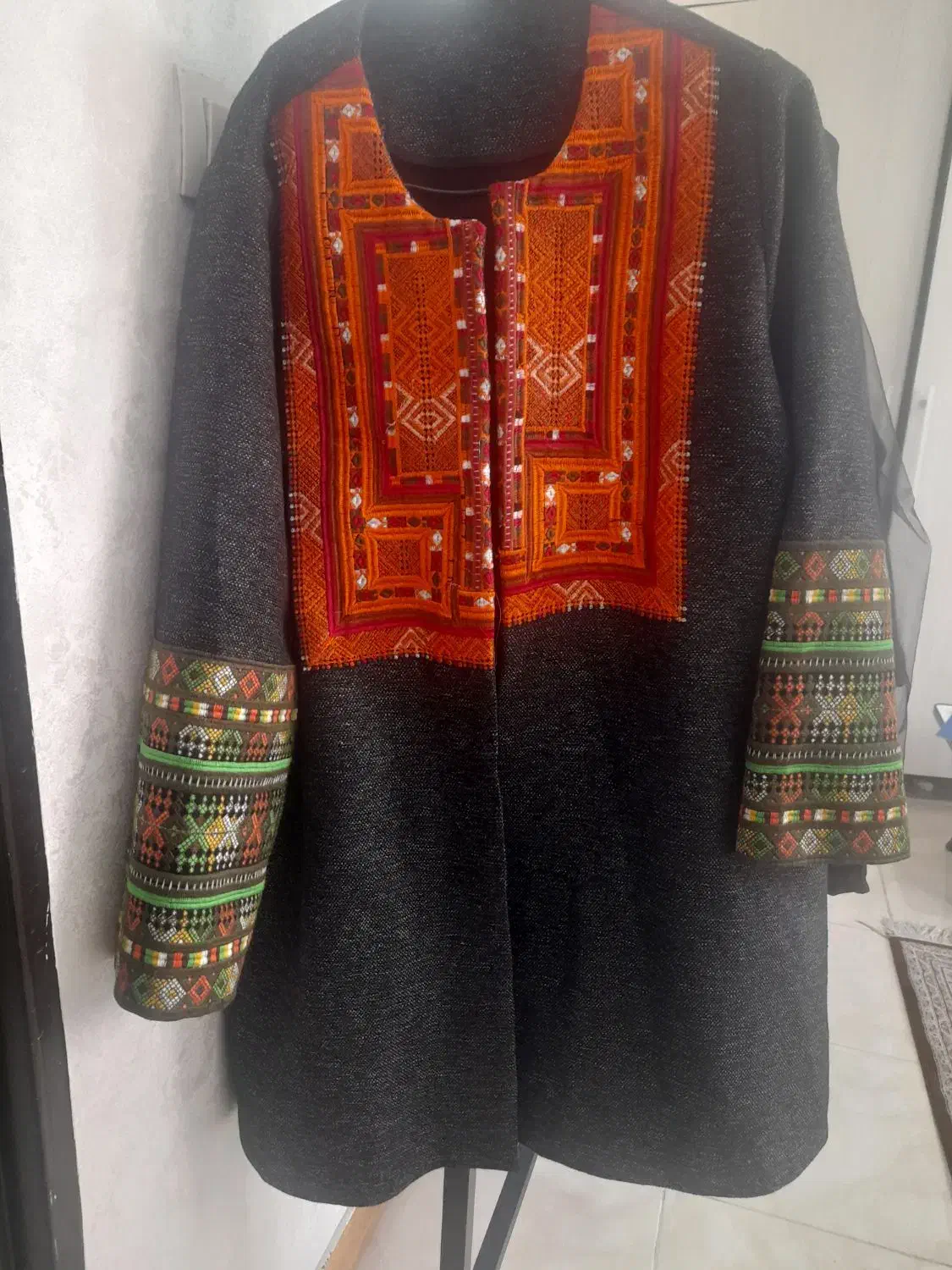 مانتو با طرح سنتی دست دوز کاملا نو|لباس|کرج, کمال‌شهر|دیوار