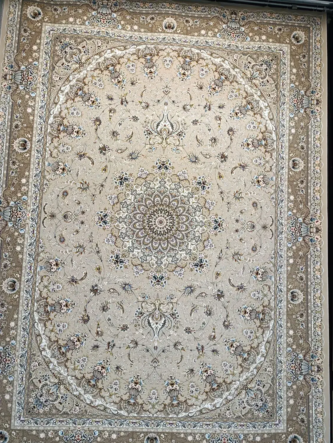 فرش 1200و700شانه نو نو زیر قیمت تکی فروشی|فرش|ساوه, |دیوار