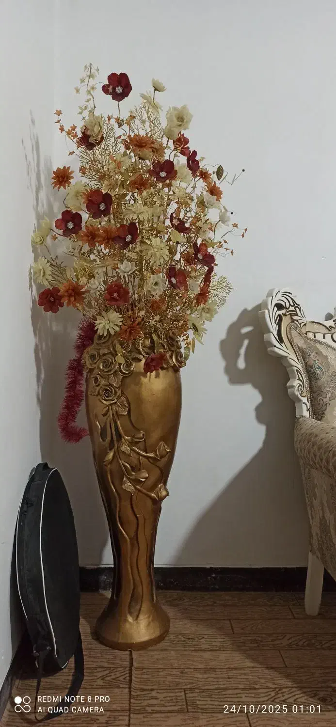 گل چیپسی بزرگ با گلدان بزرگ|گل مصنوعی|مسجد سلیمان, |دیوار