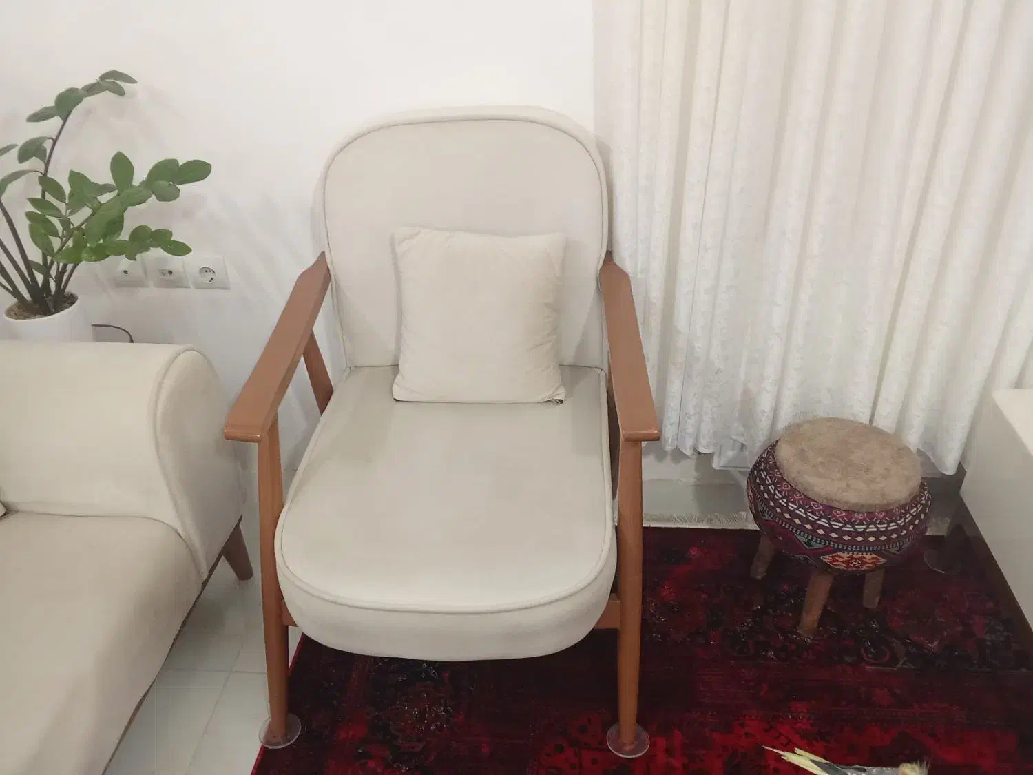 مبل راحتی|مبلمان خانگی و میز عسلی|گلبهار, شهر جدید گلبهار|دیوار