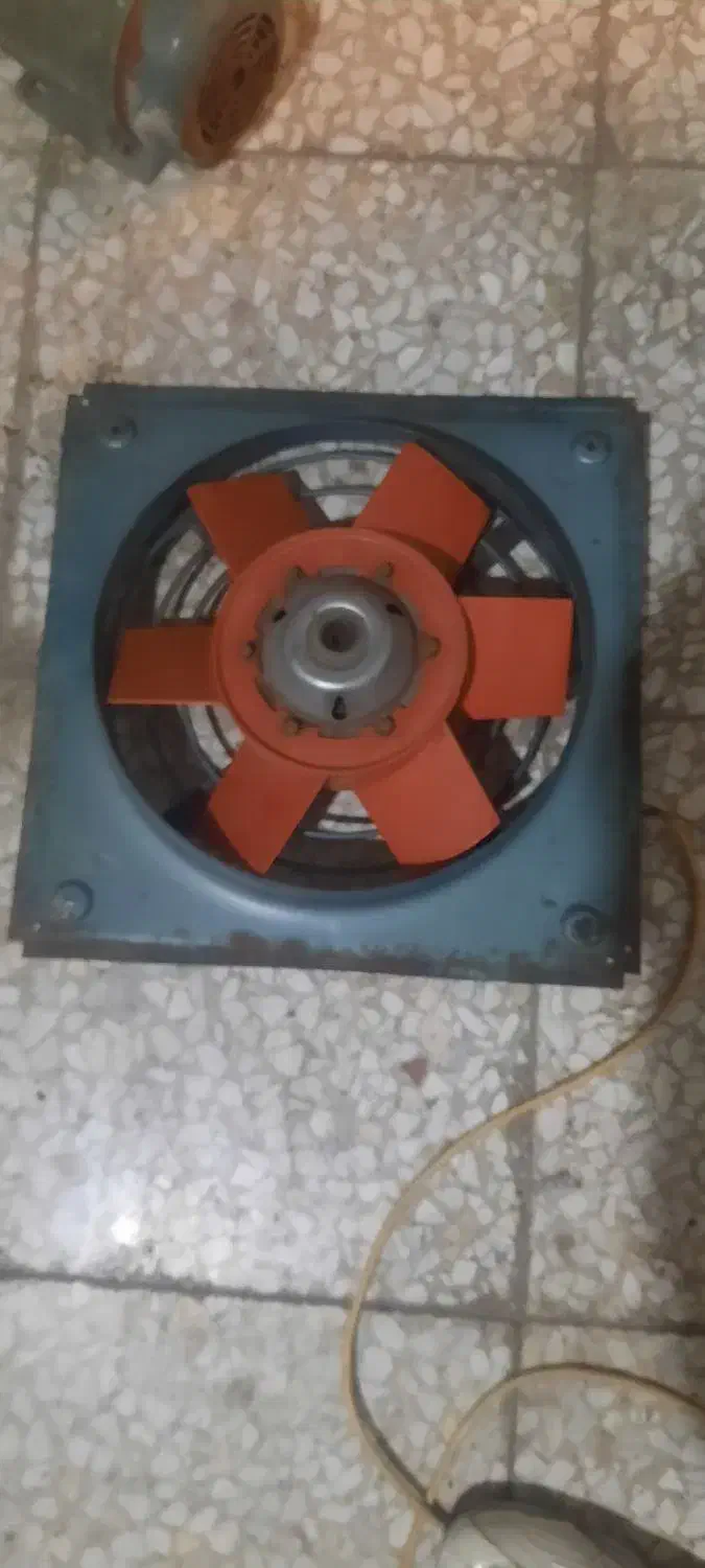 هواکش در بالا در حد نو ۴۰در ۴۰|پنکه و تصفیهکنندهٔ هوا|نسیمشهر, |دیوار