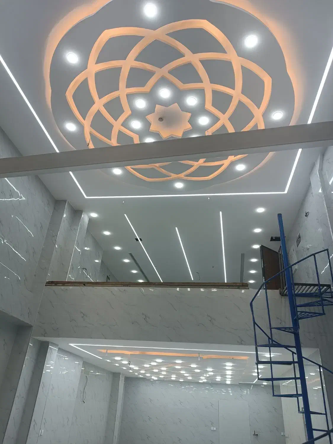 کناف پی وی سی تایل60×60رنگ آمیزی|خدمات پیشه و مهارت|آبادان, |دیوار