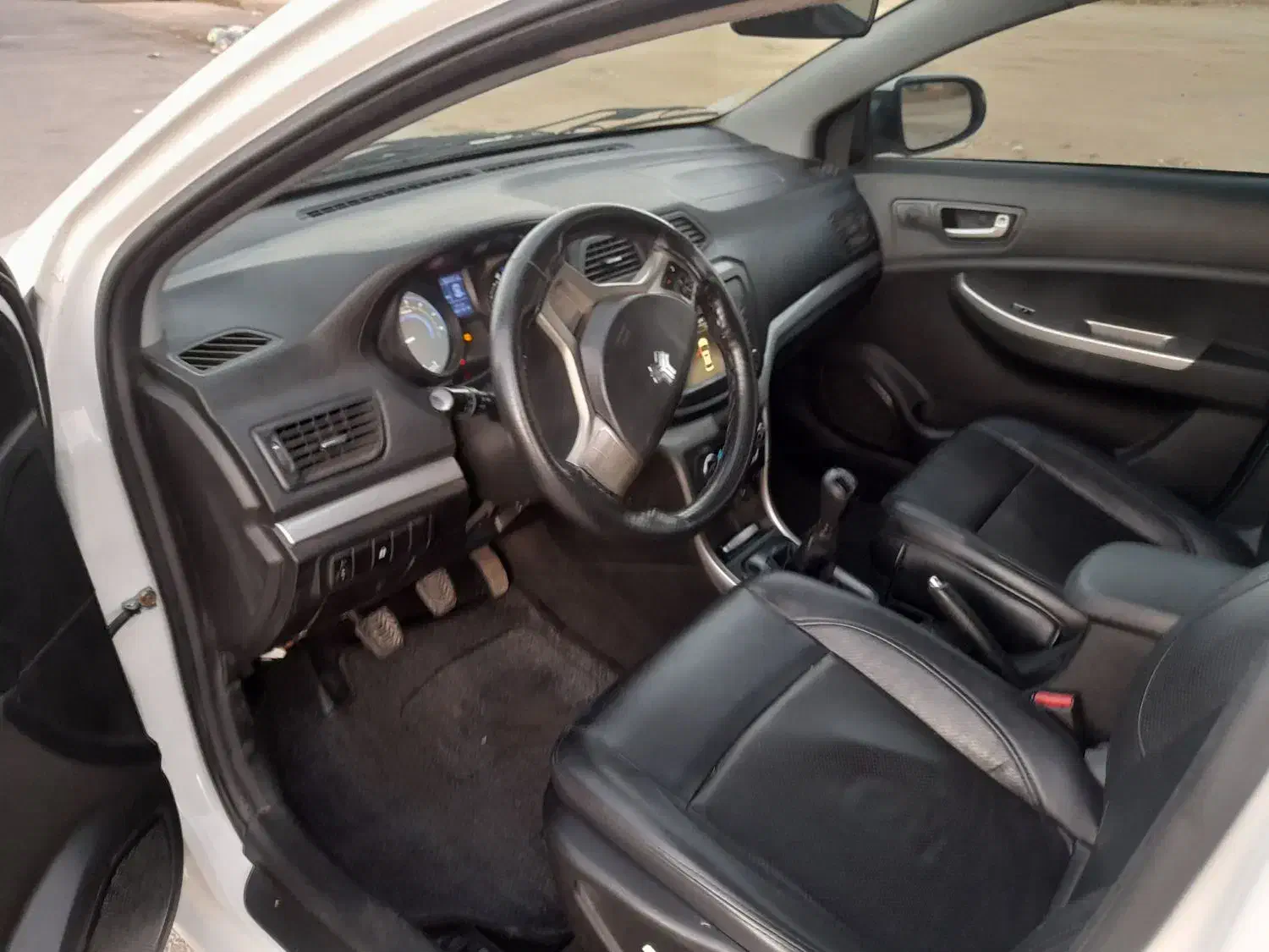 شاهین ۴۰۲ خونگی. پیربکران|خودرو سواری و وانت|پیر بکران, |دیوار