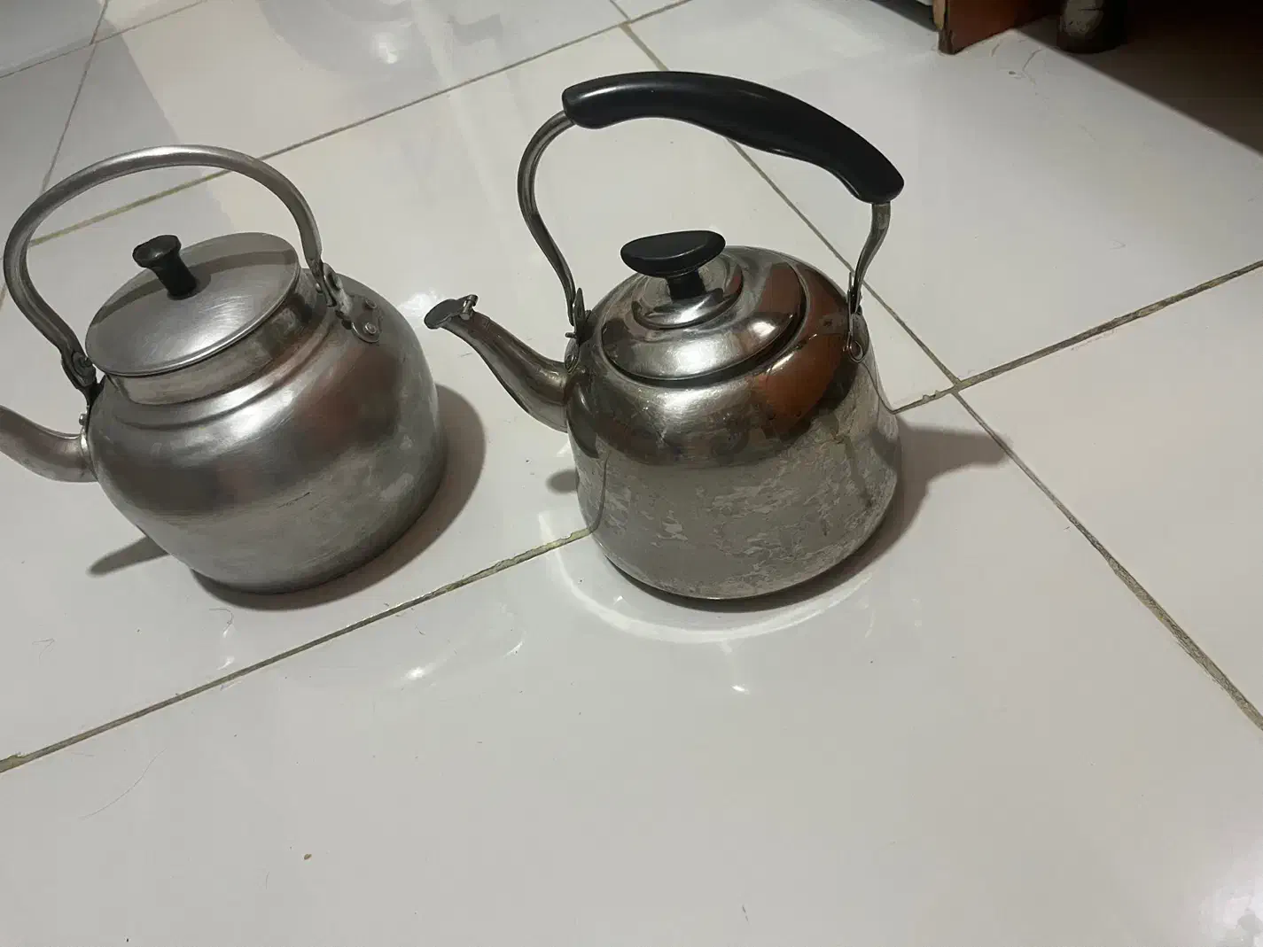 کتری|قوری، کتری، قهوه‌ساز دستی|صدرا-فارس, فاز ۱|دیوار