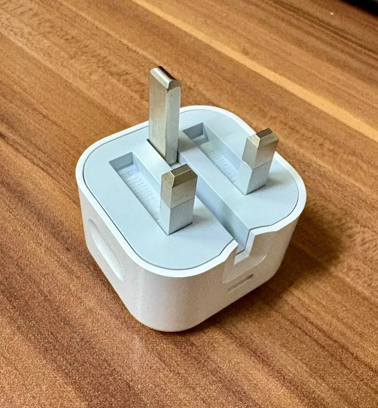 آداپتور ۲۰ وات آیفون|لوازم جانبی موبایل و تبلت|اصفهان, دانشگاه اصفهان|دیوار