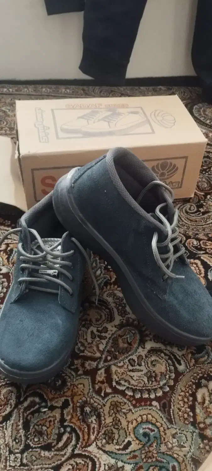 کفش کار|کیف، کفش، کمربند|بیرجند, |دیوار