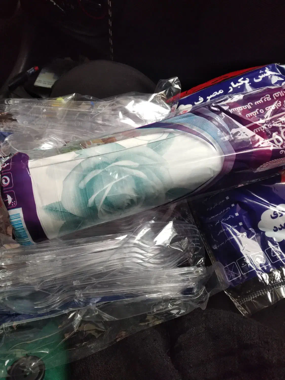 سفره.قاشق.دستکش یک بار مصرف به قیمت عمده|ظروف نگهدارنده، پلاستیکی، یک‌بارمصرف|رشت, حومه رشت|دیوار