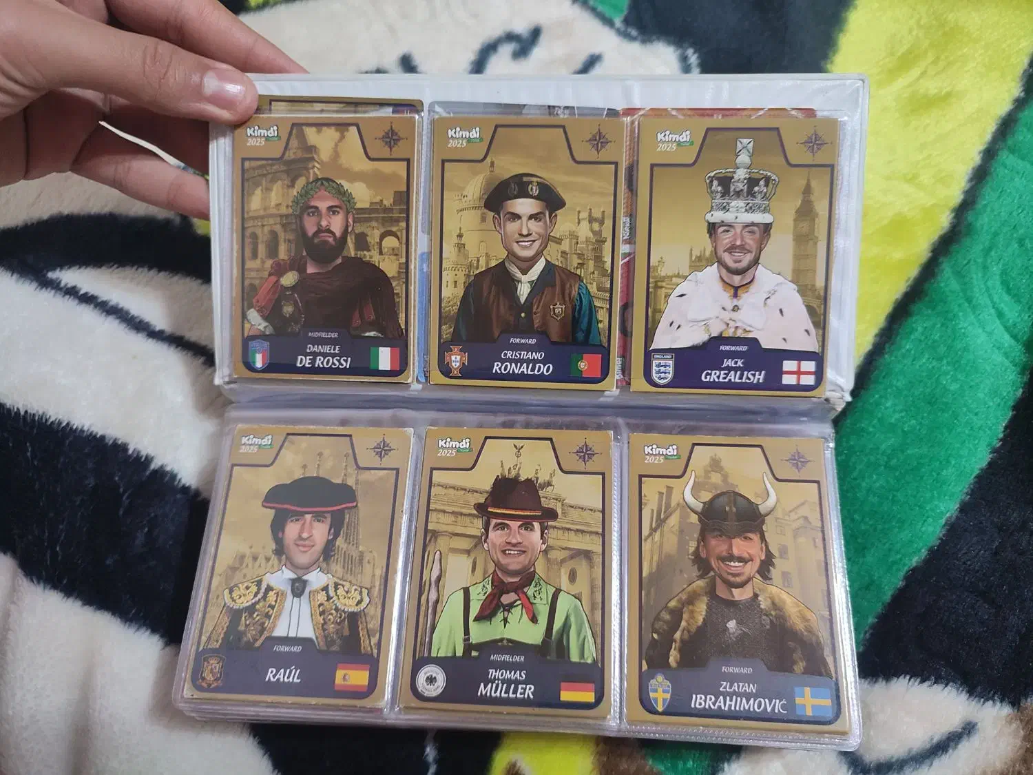 کیمدی به همراه آلبوم ۸۰۰ دوتا کارت هم اشانتیون|اسباب‌بازی بچه|شیروان (خراسان), |دیوار