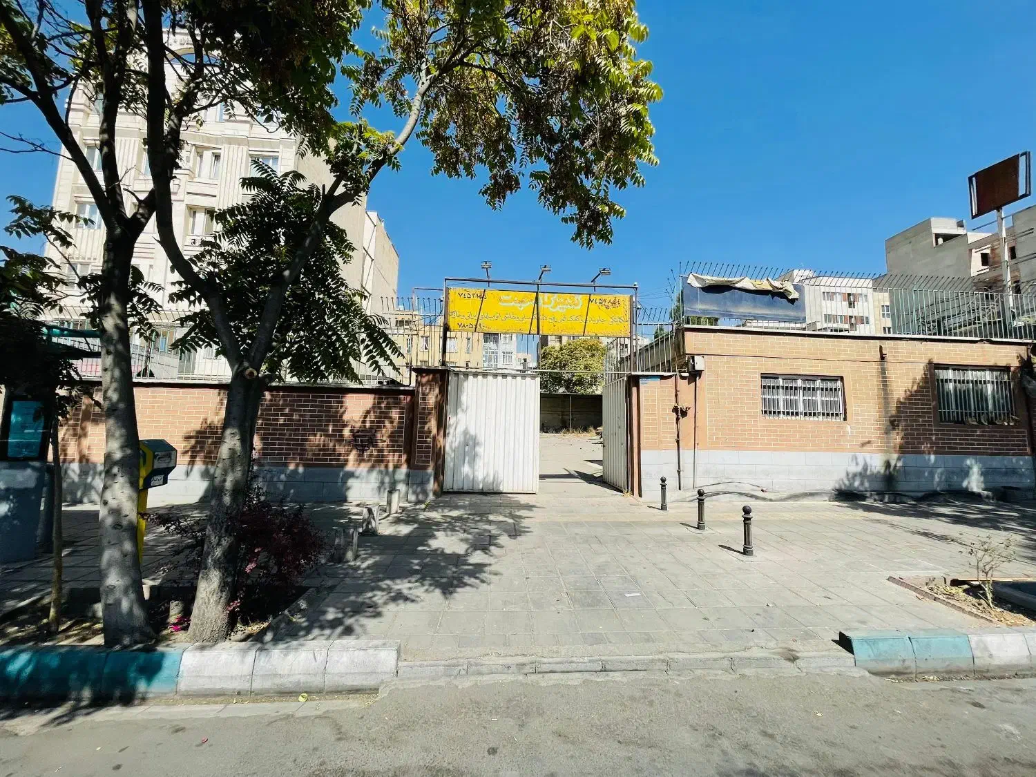 هزار متر زمین تجاری اداری مسکونی بر فرجام|فروش زمین و ملک کلنگی|تهران, علم و صنعت|دیوار