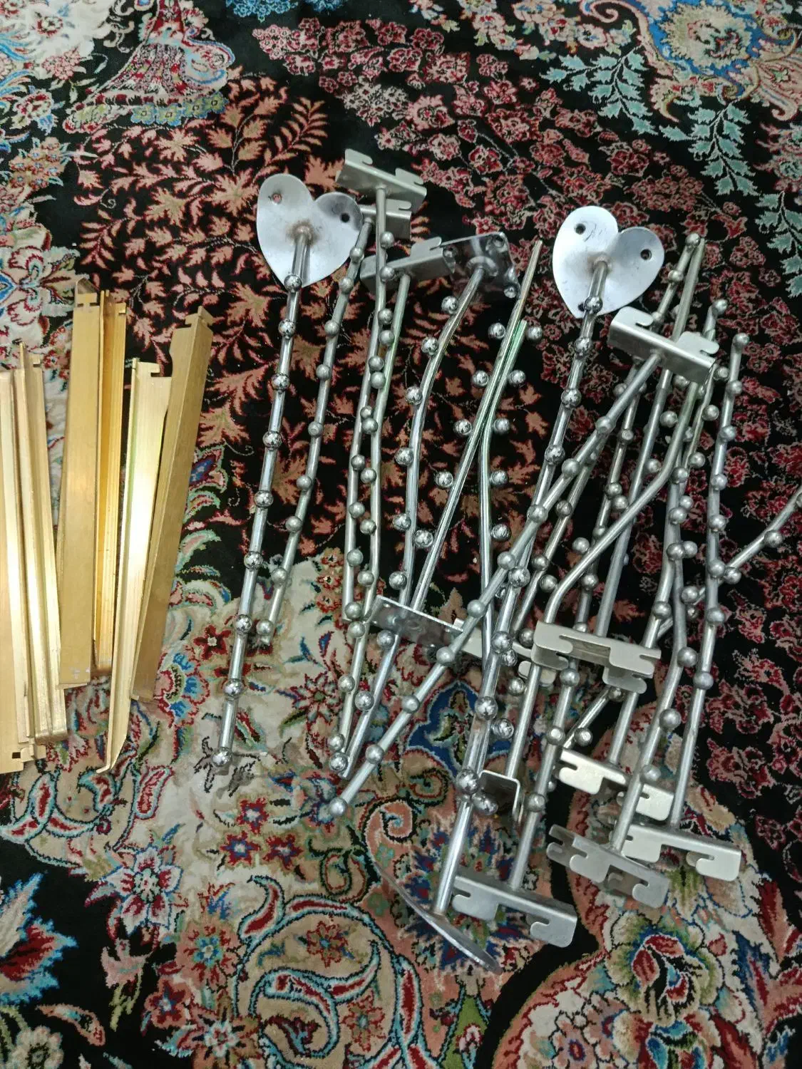 گیره وآویز|کتابخانه، شلف، قفسههای دیواری|اهواز, نادری|دیوار