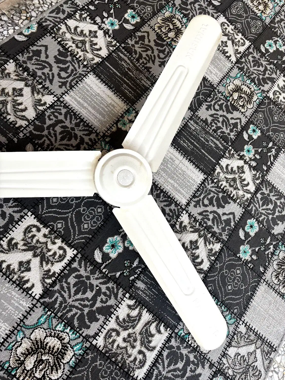 پنکه سقفی|پنکه و تصفیه‌کنندهٔ هوا|رشت, استقامت ۱|دیوار