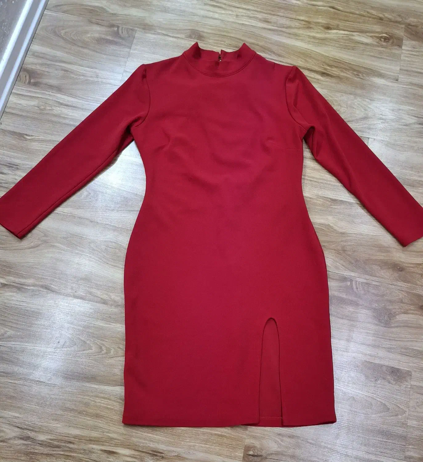 لباس|لباس|مشهد, هفت تیر (آب و برق)|دیوار