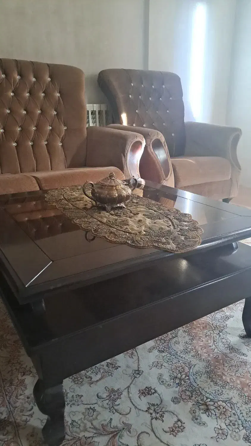 مبلمان ۷ نفره با میز عسلی و جلو مبلی|مبلمان خانگی و میز عسلی|بومهن, |دیوار