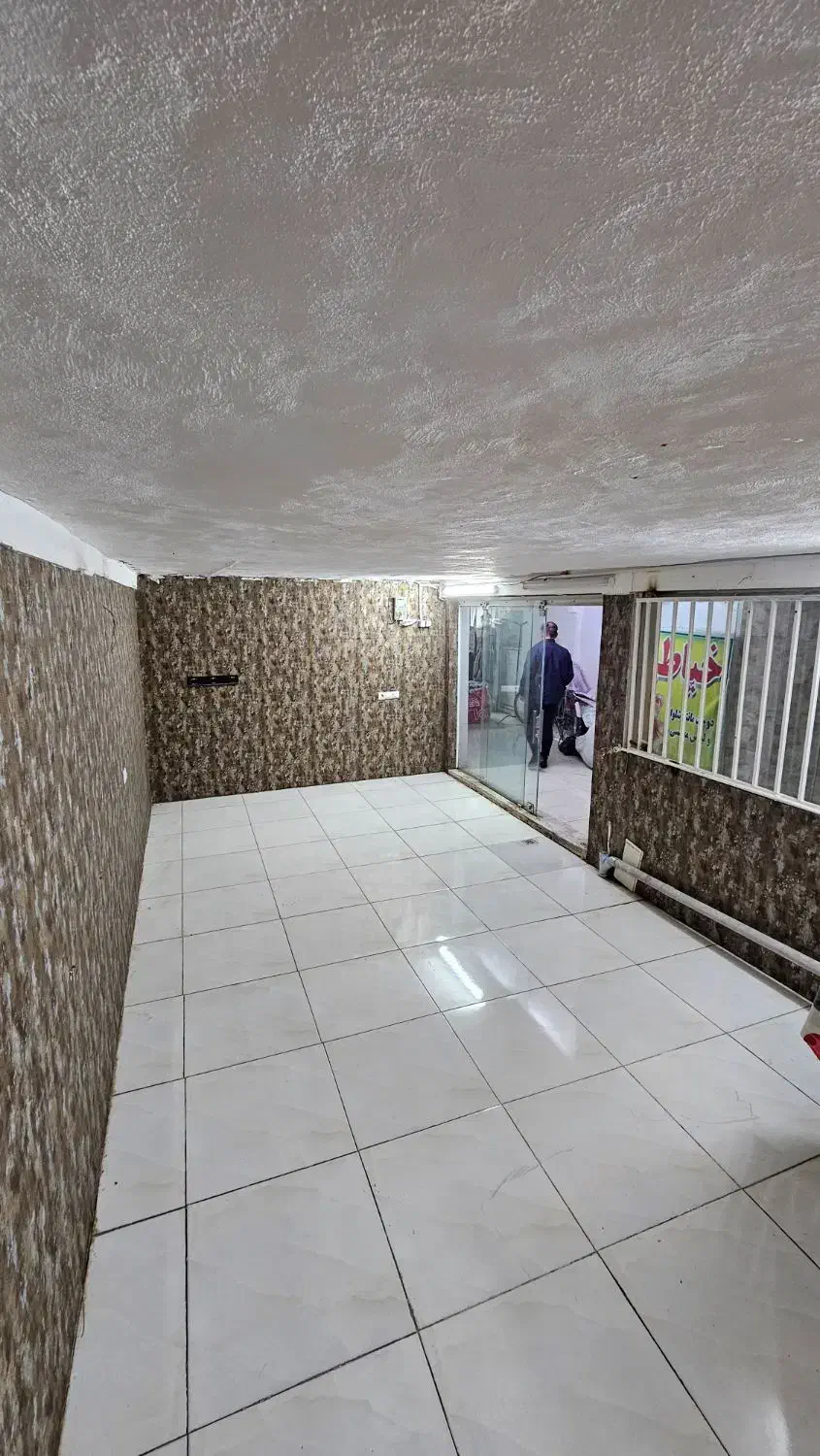 مغازه در مرکز موبایل فروشی ها|فروش مغازه و غرفه|نیشابور, محله میدان باغات|دیوار