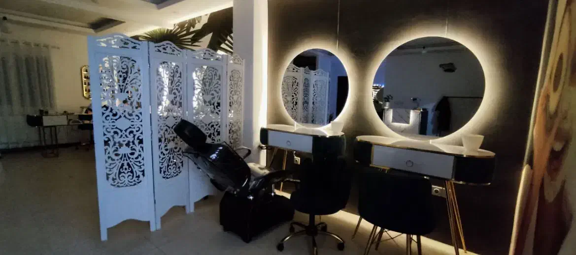 فروش فوری آینه و کنسول|آرایشگاه و سالن‌های زیبایی|بابل, |دیوار