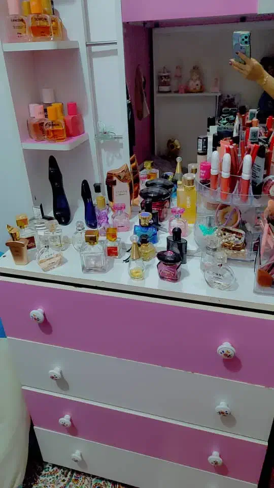 فروش تخت دونفره همراه با میز ارایش|تخت و سرویس خواب|گلستان (تهران), |دیوار