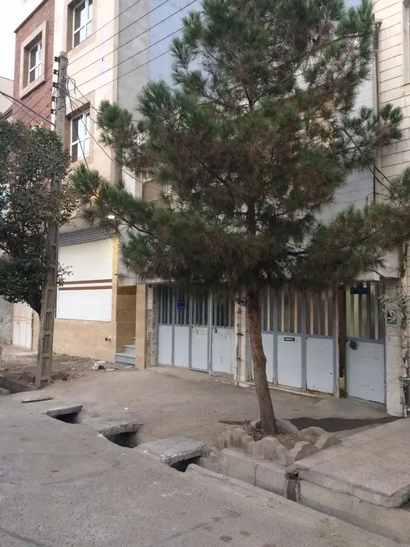 فروش منزل مسکونی دو بر  مناسب سکونت یا ساخت و ساز|فروش خانه و ویلا|قم, باسکول|دیوار