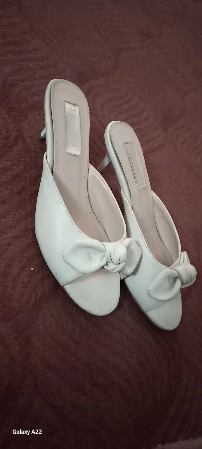 کفش|کیف، کفش، کمربند|قم, شهر قائم|دیوار