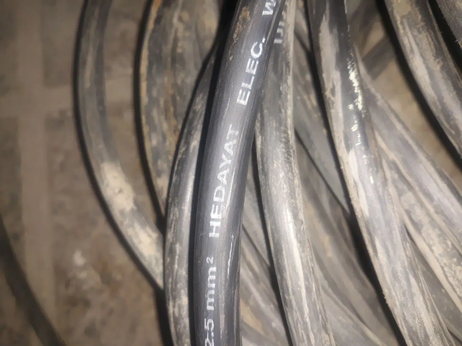 کابل برق|ابزارآلات|اصفهان, بهارستان|دیوار