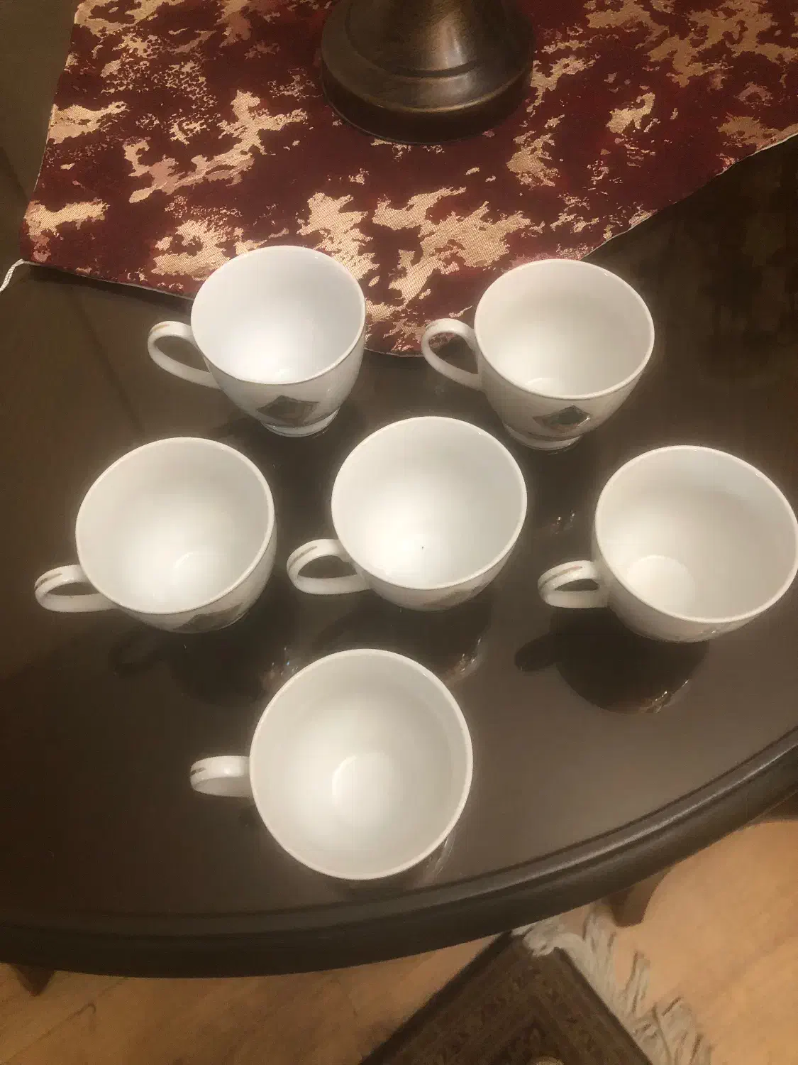 یک دست فنجان|ظروف سرو و پذیرایی|تهران, سید خندان (جلفا)|دیوار