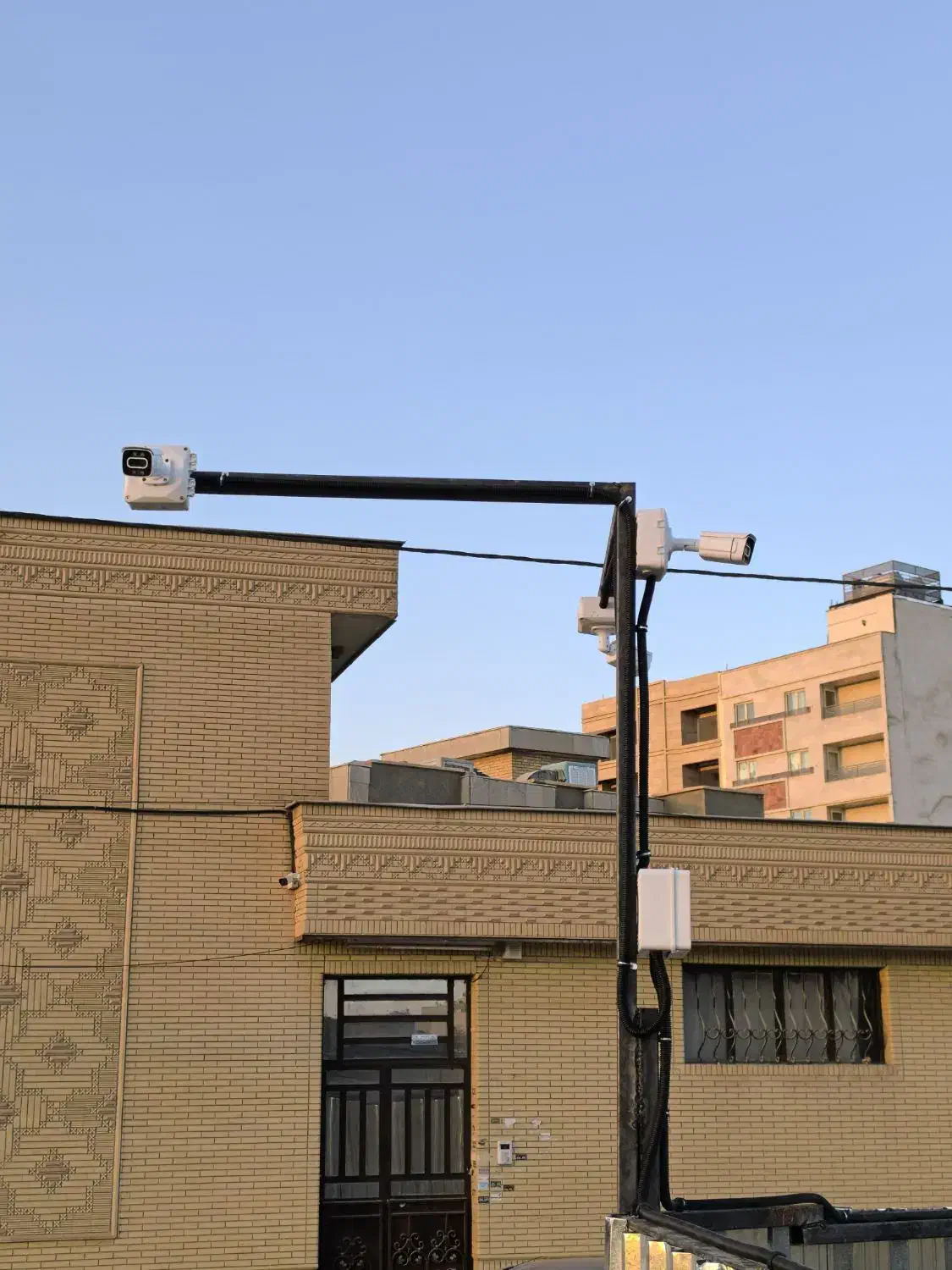 دوربین مداربسته دزدگیر نصب تعمیرات|دوربین مداربسته|صدرا-فارس, فاز ۱|دیوار