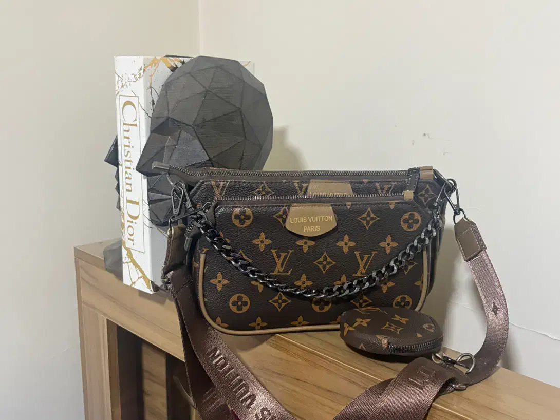 کیف دستی و رو دوشی لویی|کیف، کفش، کمربند|کرج, جهانشهر|دیوار