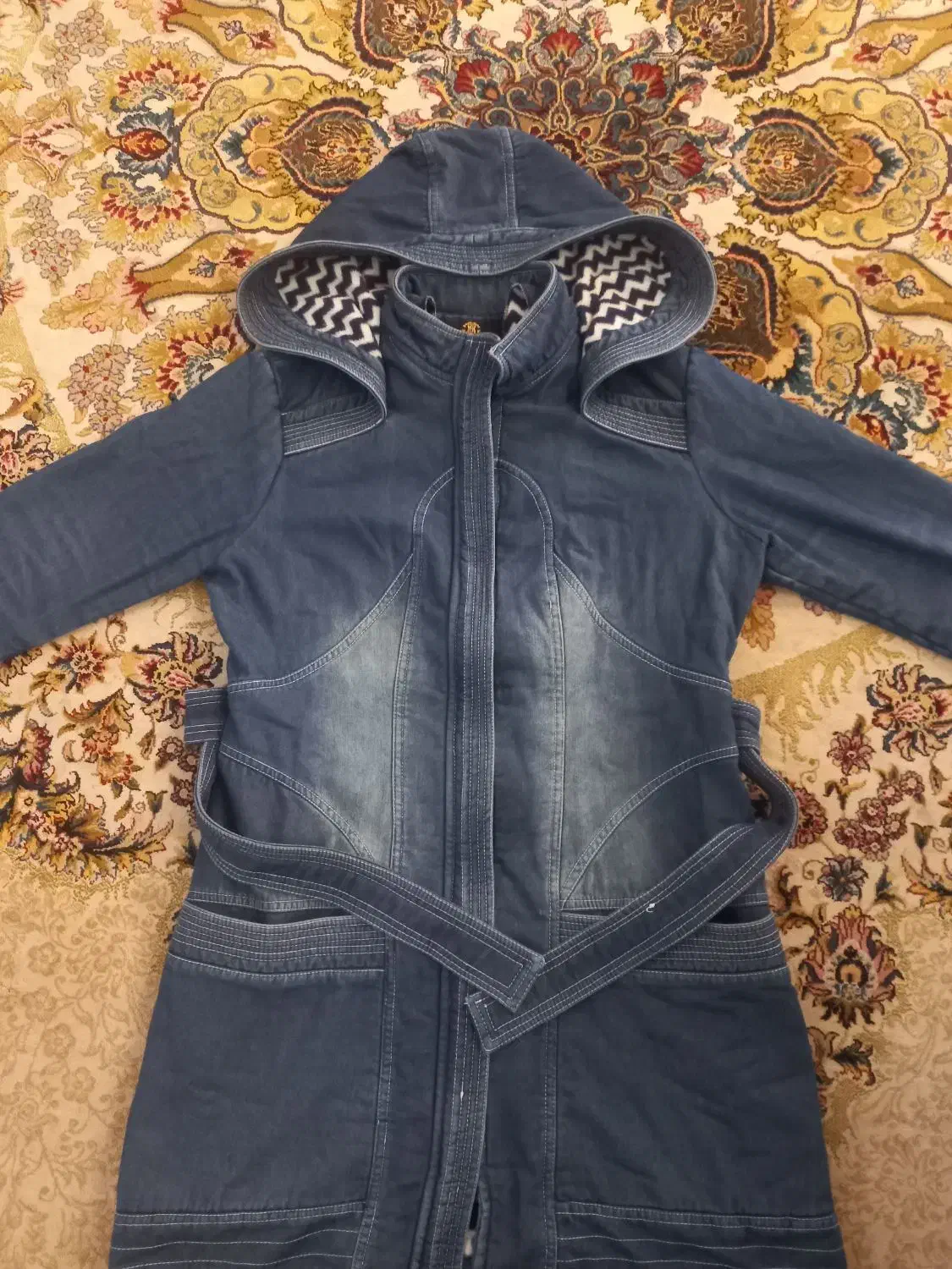 پالتو جین کلاهدار خیل گرم تمیز درحدنو|لباس|قم, شهرک مهدیه (مدرس)|دیوار