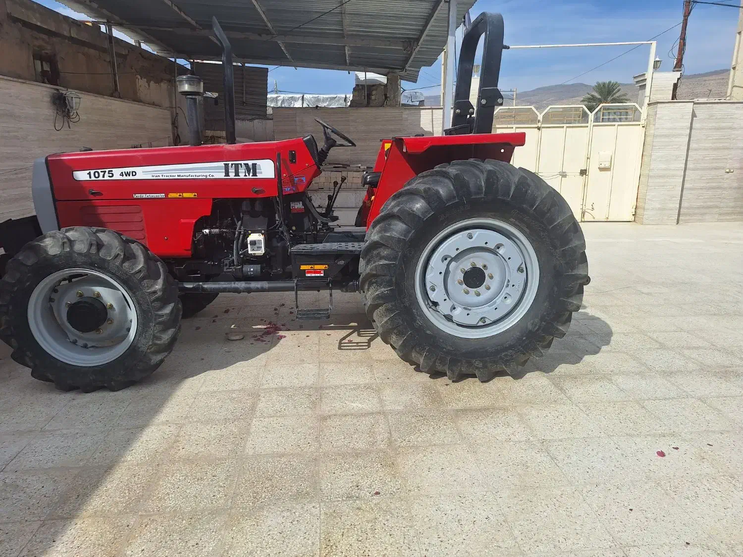 ترکتور ۱۰۷۵مدل ۱۴۰۳کارکرد ساعت۳۰۰ جی پی اس دار|خودرو سنگین|فیروزآباد (فارس), |دیوار