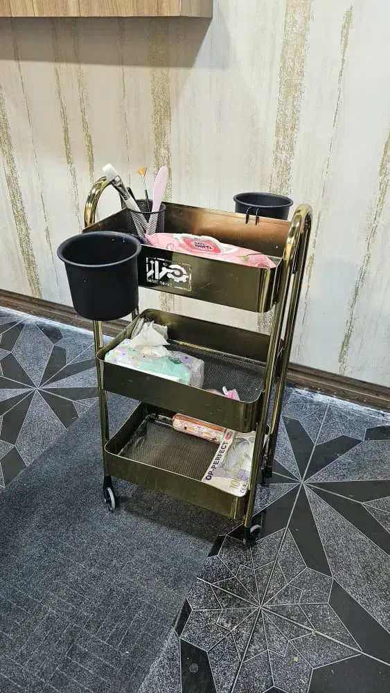 تخت آرایشگاهی،صندلی،ترولی،میز،استند|آرایشگاه و سالن‌های زیبایی|دهدشت, |دیوار