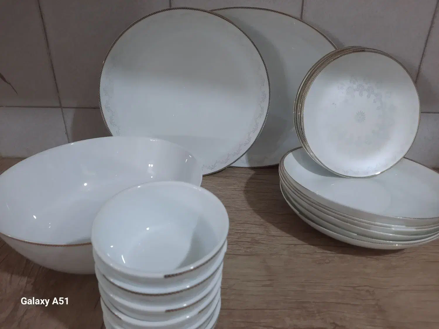 آرکوپال درحدنو|ظروف سرو و پذیرایی|ری, شهادت|دیوار