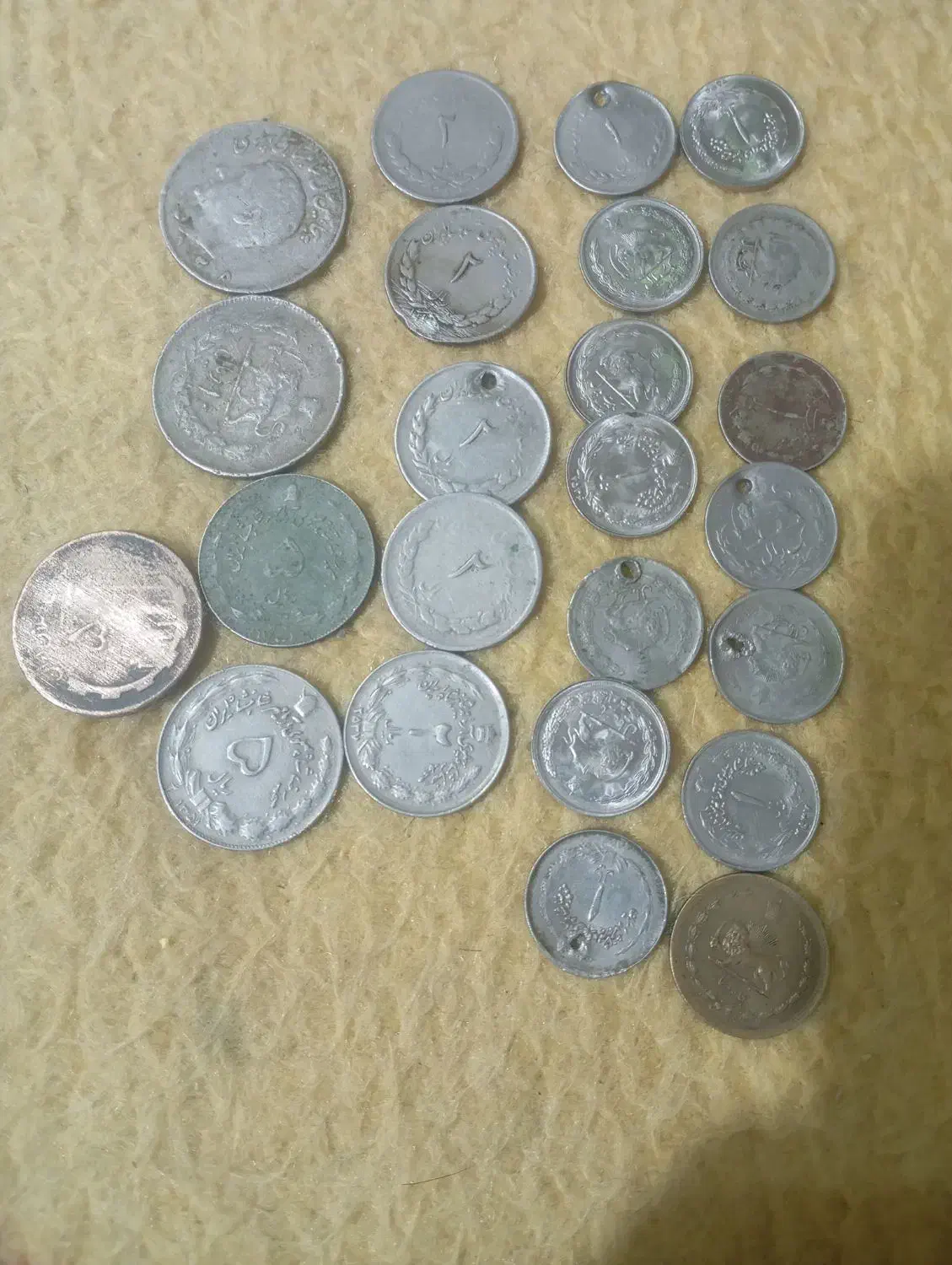 سکه ده ریالی و۵ ریالی ودوریالی ویک ریالی زمان شاه|کلکسیون سکه، تمبر، اسکناس|مشهد, راه آهن|دیوار